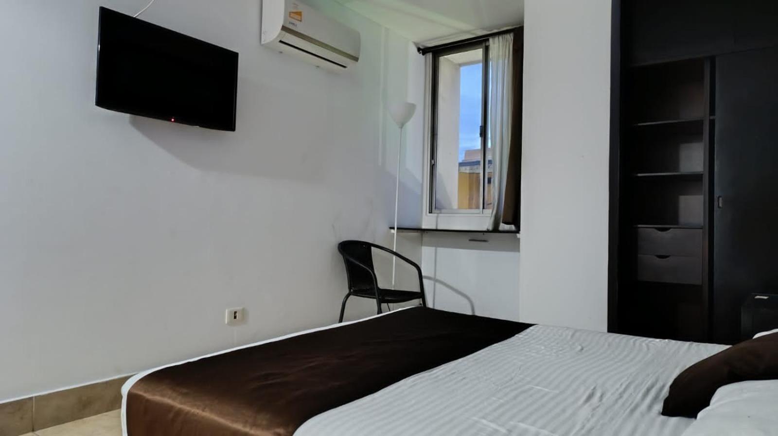 Hotel Ariston كالي المظهر الخارجي الصورة