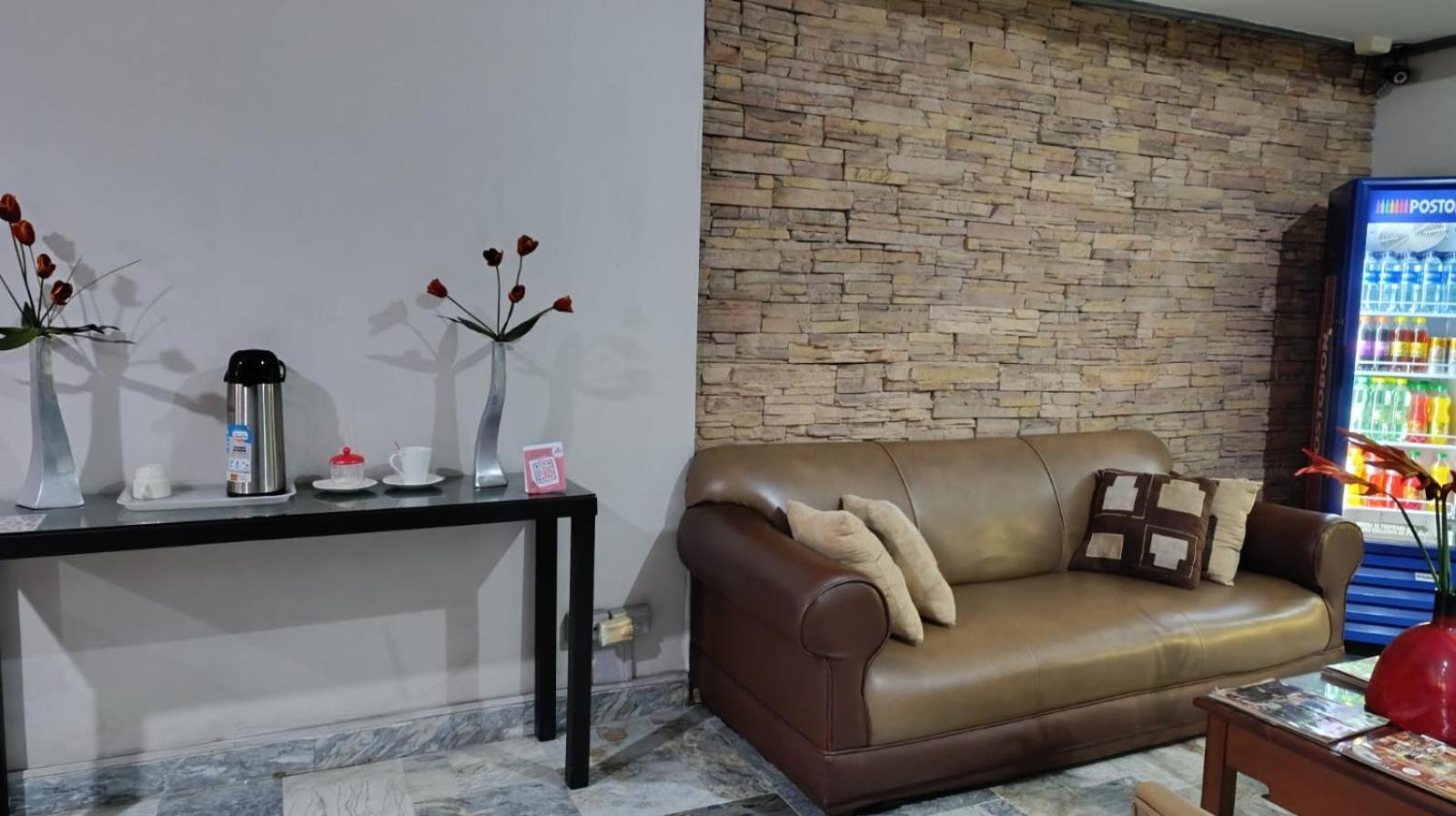 Hotel Ariston كالي المظهر الخارجي الصورة
